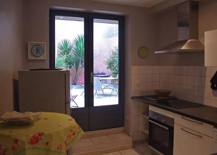 Arlette La Petite Maison Arlesienne